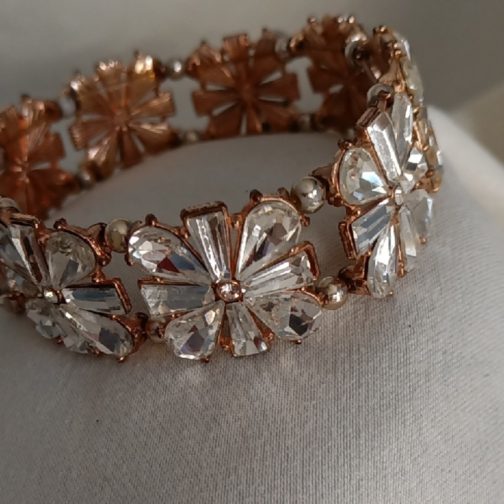 Elegant Gold and Silver Floral Bracelet